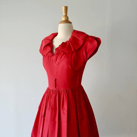 🌹Host Pick🌹Vintage 1940s Gorgeous Red Holiday Party Dress - Picture 4 of 8